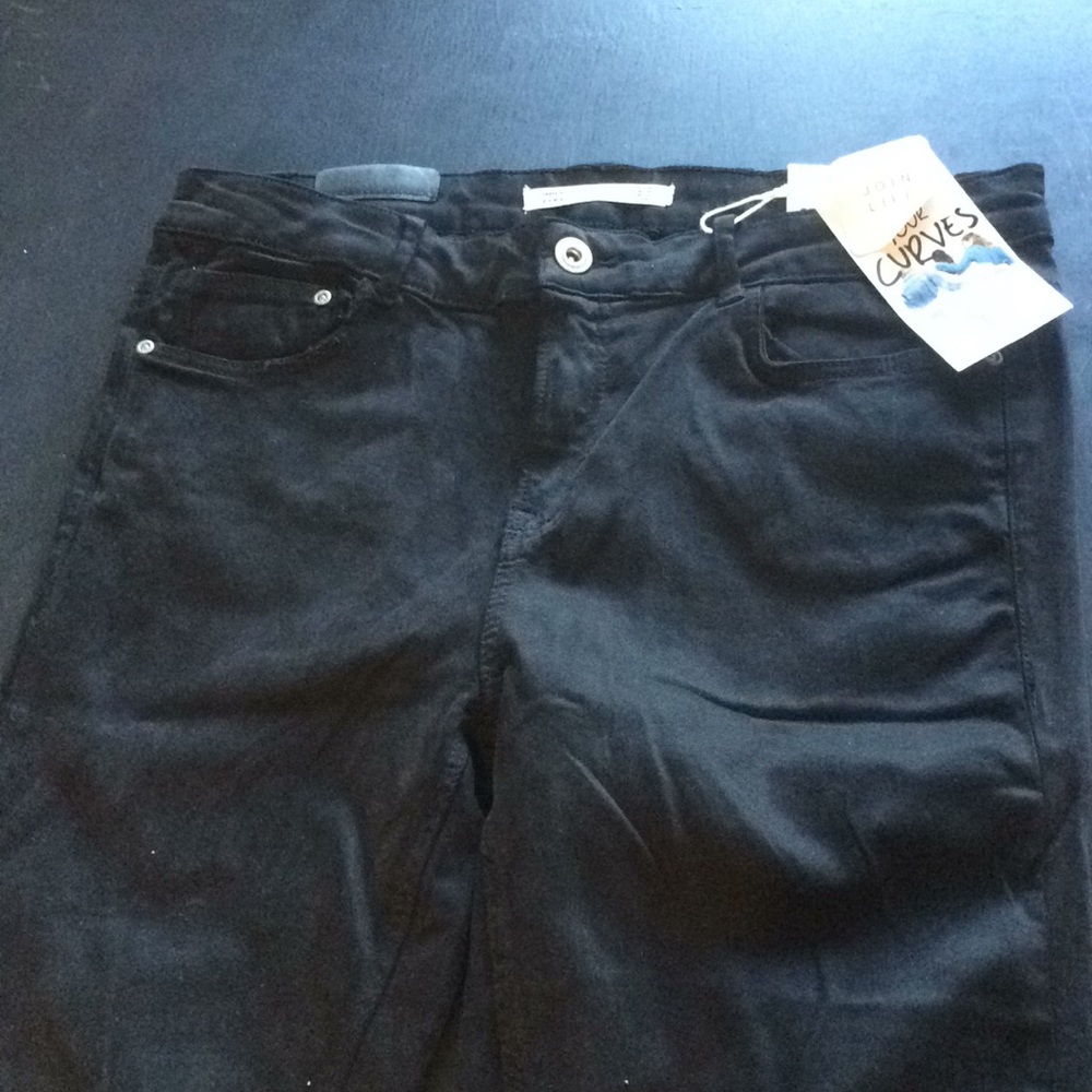 Zara Body Curves Cropped Skinny Jeans